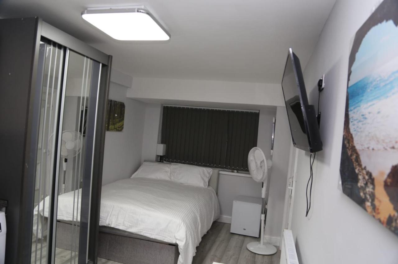 A A Guest Rooms Nightingale Chalet Лондон Екстериор снимка